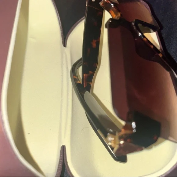 I don’t use. A friend bought for me and i never used them so they are brand new. - Picture 3 of 8